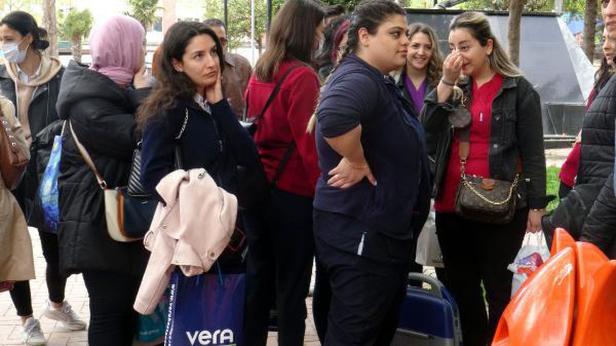 Avcılar\'da tahliye edilen binadakilere 15 gün süre