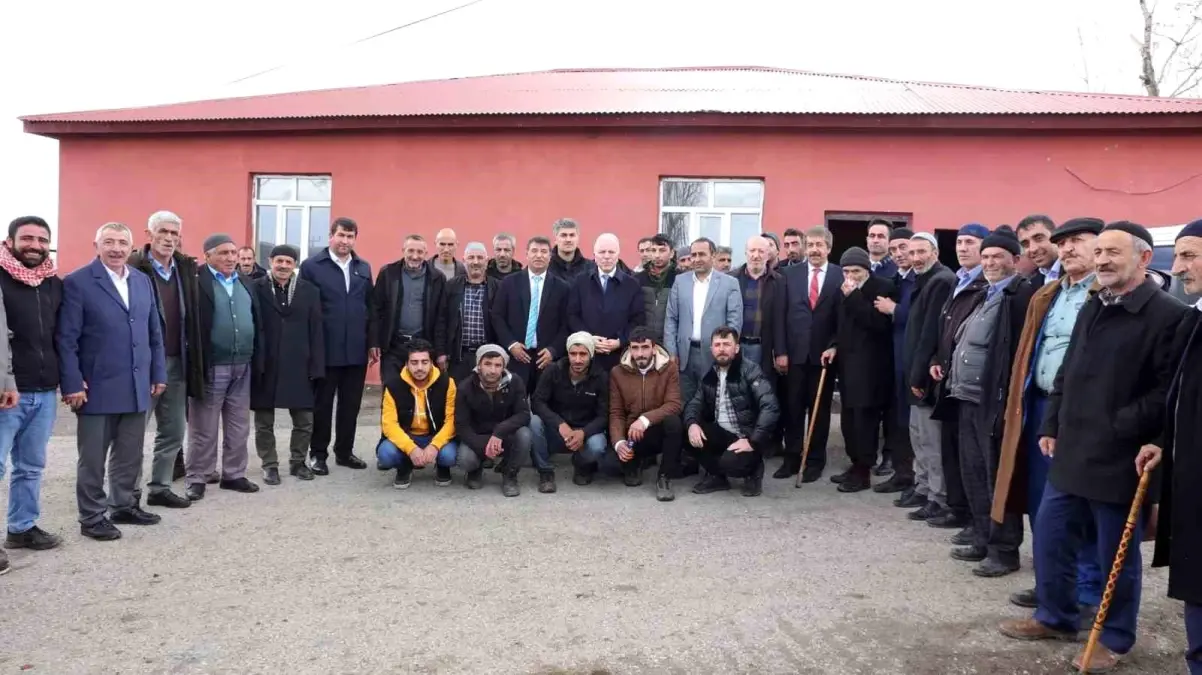 Erzurum Büyükşehir Belediye Başkanı Mehmet Sekmen Tekman\'da Seçim Gezisi Yaptı