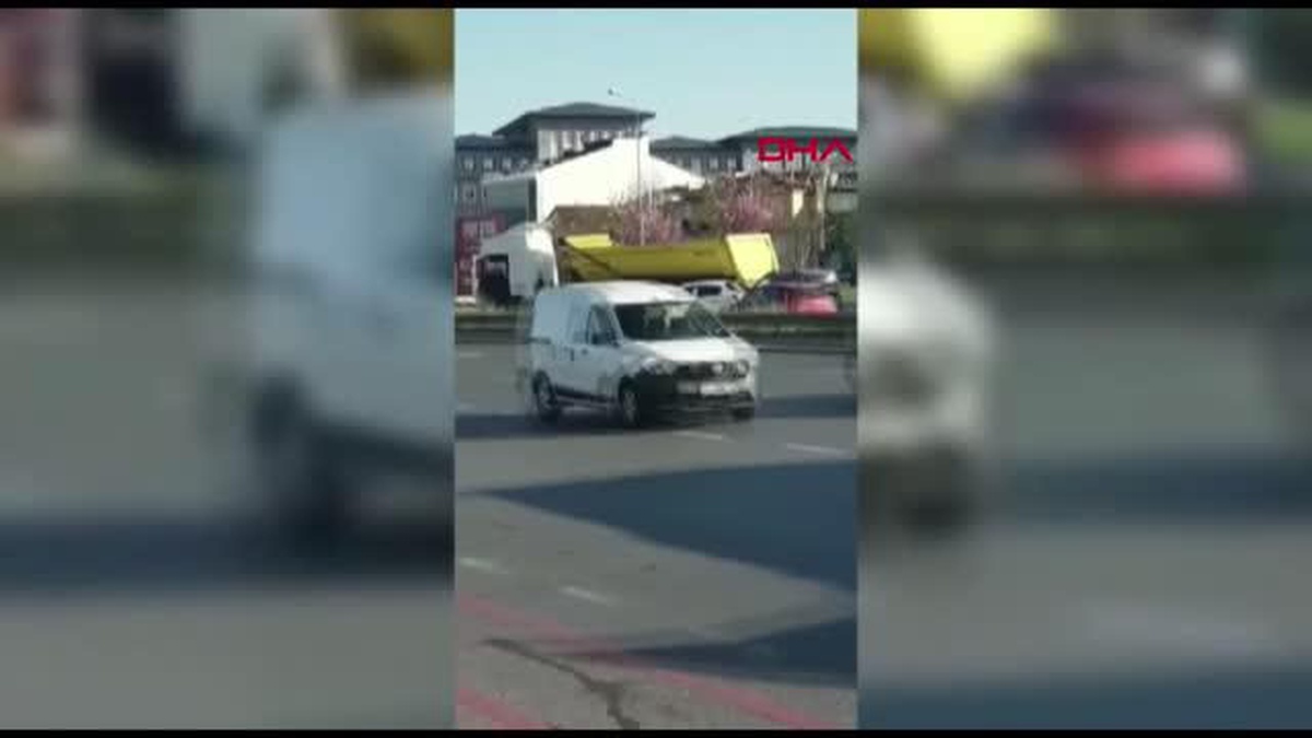 Çekmeköy\'de Hafriyat Kamyonu Şoförü ile Otomobil Sürücüsü Arasında Kavga