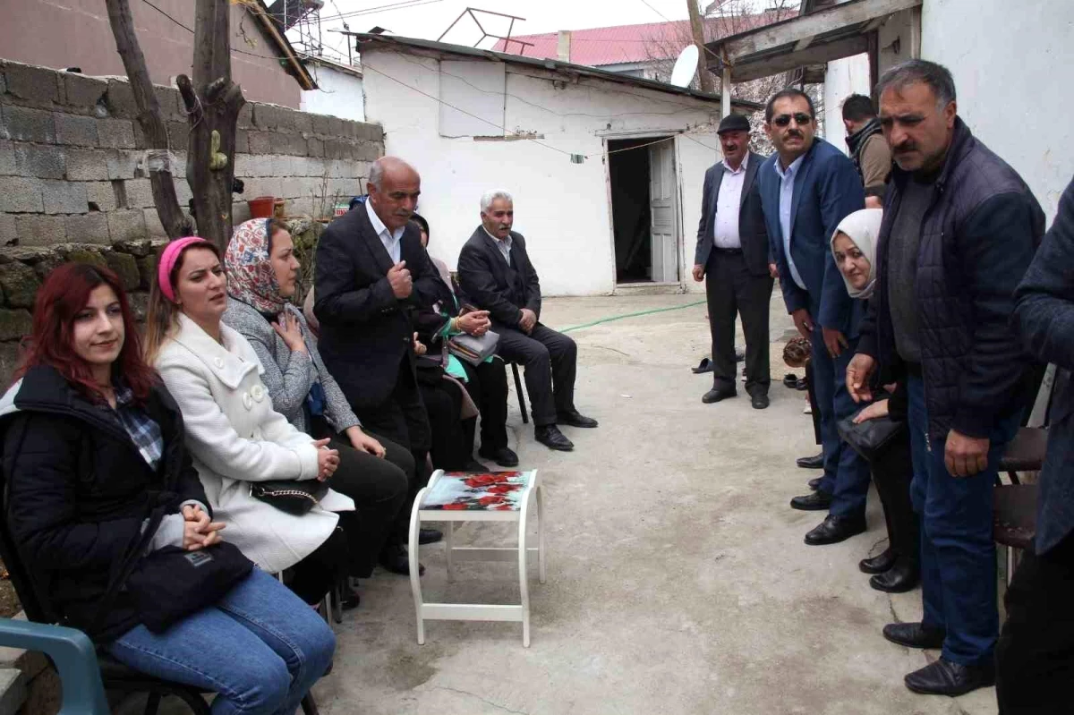 AK Parti Erzurum Milletvekili Adayı Ayşe Deniz Çelik Hınıs İlçesi\'nde ziyaretlerde bulundu