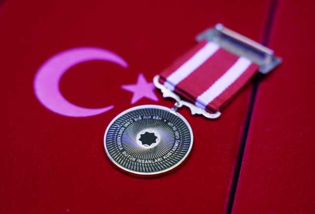 Cumhurbaşkanı Erdoğan, depremin kahramanlarını unutmadı: 55 bin kişiye madalya vereceğiz