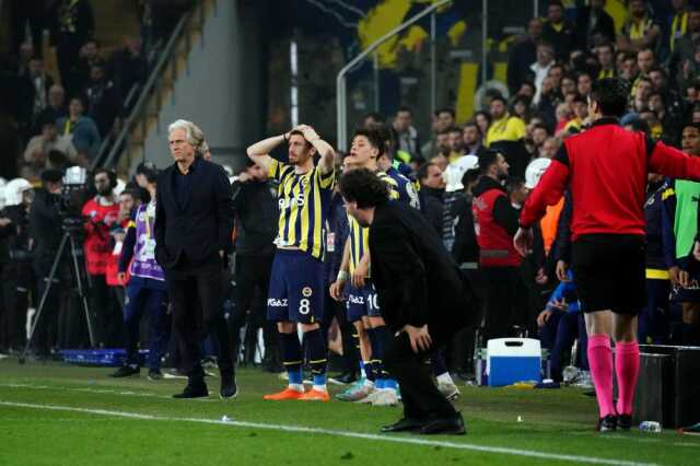 Fenerbahçe'de yıkım! Süper Lig tarihinde benzerini yaşamadılar Fenerbahçe'de yıkım! Süper Lig tarihinde benzerini yaşamadılar