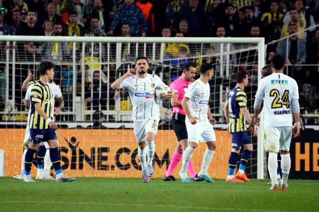 Fenerbahçe'de yıkım! Süper Lig tarihinde benzerini yaşamadılar Fenerbahçe'de yıkım! Süper Lig tarihinde benzerini yaşamadılar
