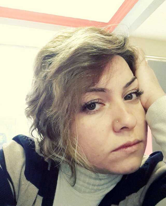 Genç kadının ölümüne neden olmuştu! Beton parçasının düştüğü bina tahliye edilerek mühürlendi Genç kadının ölümüne neden olmuştu! Beton parçasının düştüğü bina tahliye edilerek mühürlendi