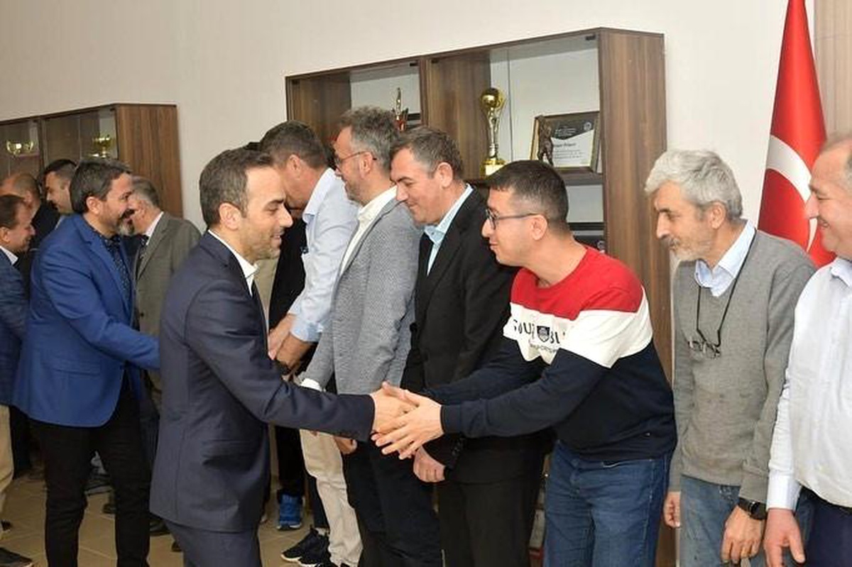 Eskişehir Gençlik ve Spor İl Müdürü Personelinin Bayramını Kutladı