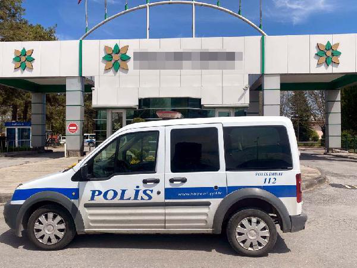 Güvenlik görevlisi tabancasını temizlerken kendini vurdu