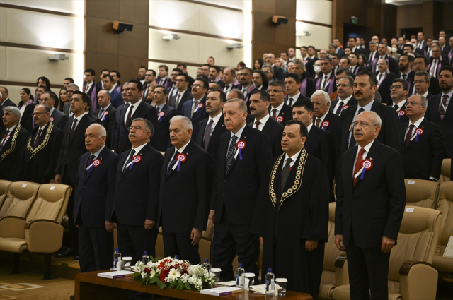 HDP kararı nedeniyle Bahçeli'nin hedefindeydi! AYM Başkanı Arslan'dan, Erdoğan'ın bulunduğu törende imalı sözler