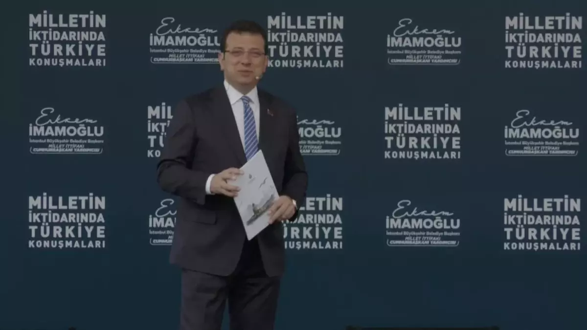 İmamoğlu\'ndan Gençlere: "Bir İktidar, 21 Yıl Yönetip Hala Vaatte Bulunuyorsa, Onu Silin Kafanızdan. Gidin Oyunuzu Kullanın, Bu Rejimi Değiştirin"