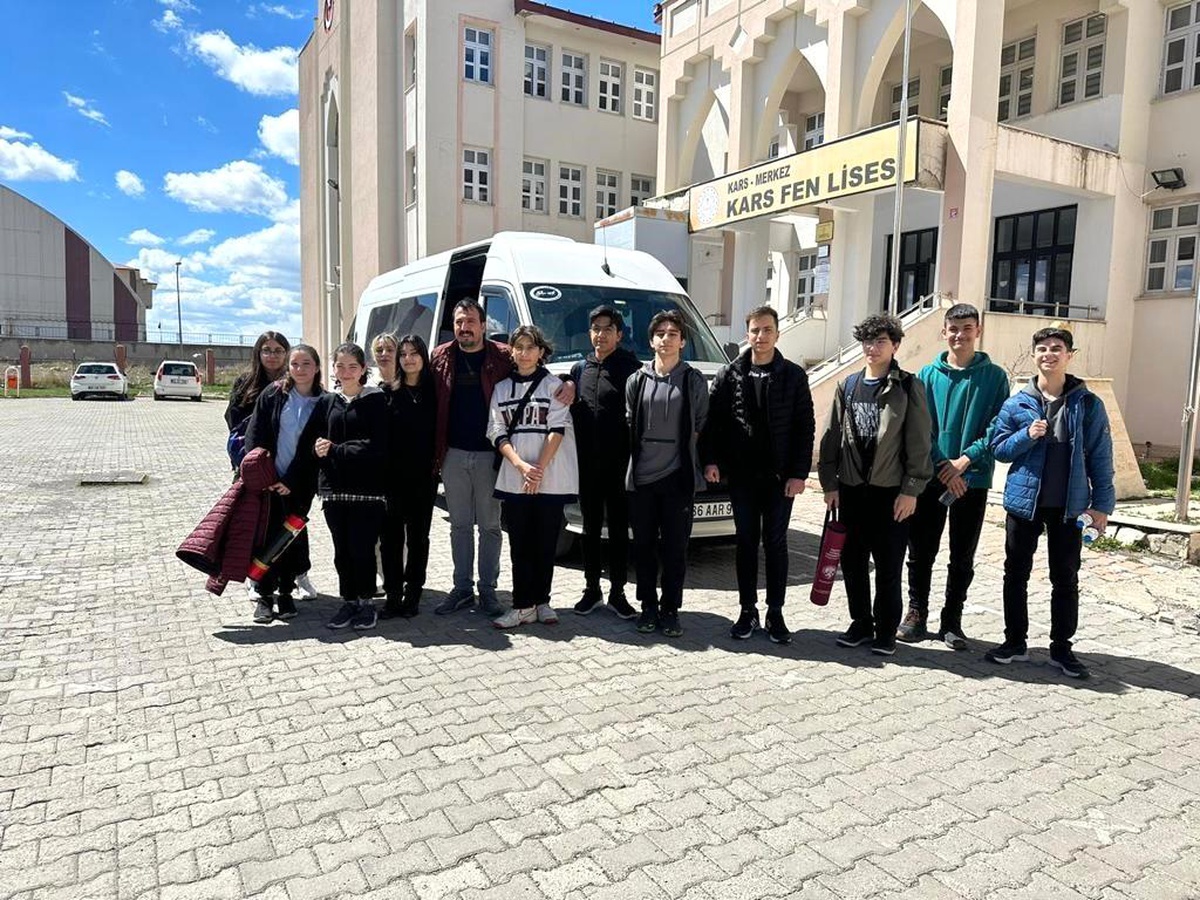 Karstan 24 öğrenciyle birlikte okul sporları satranç bölge müsabakalarına katılıyor