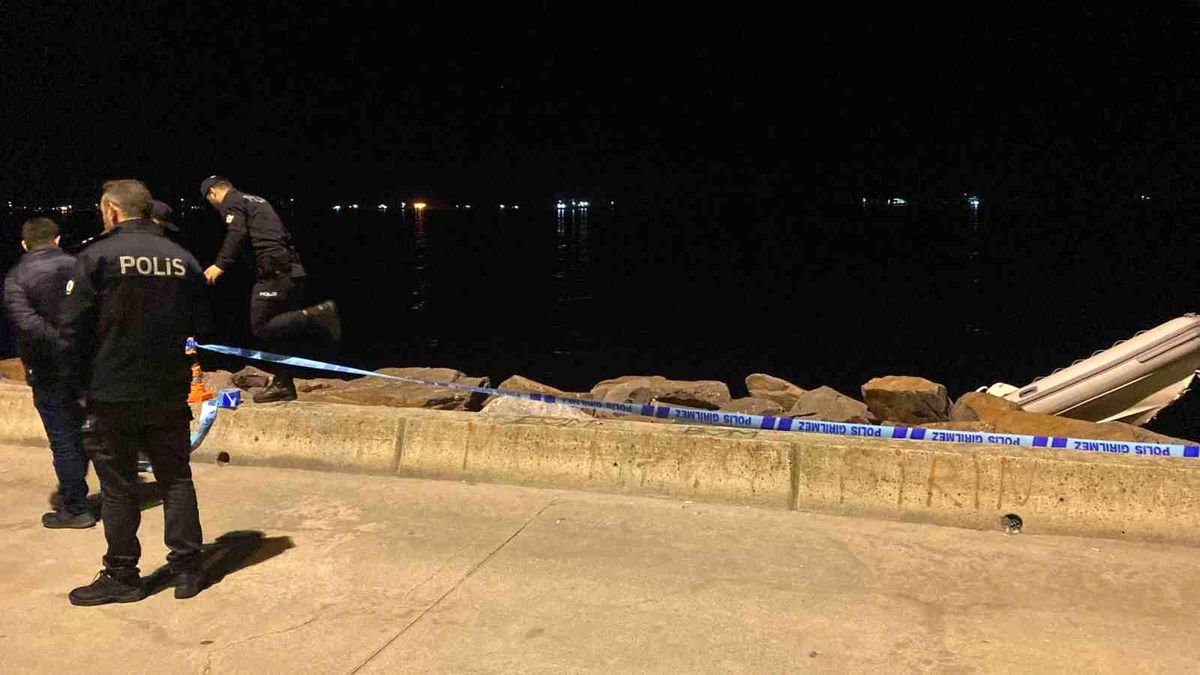 Kartal açıklarında bottan denize düşen 2 kişiden biri kurtarıldı