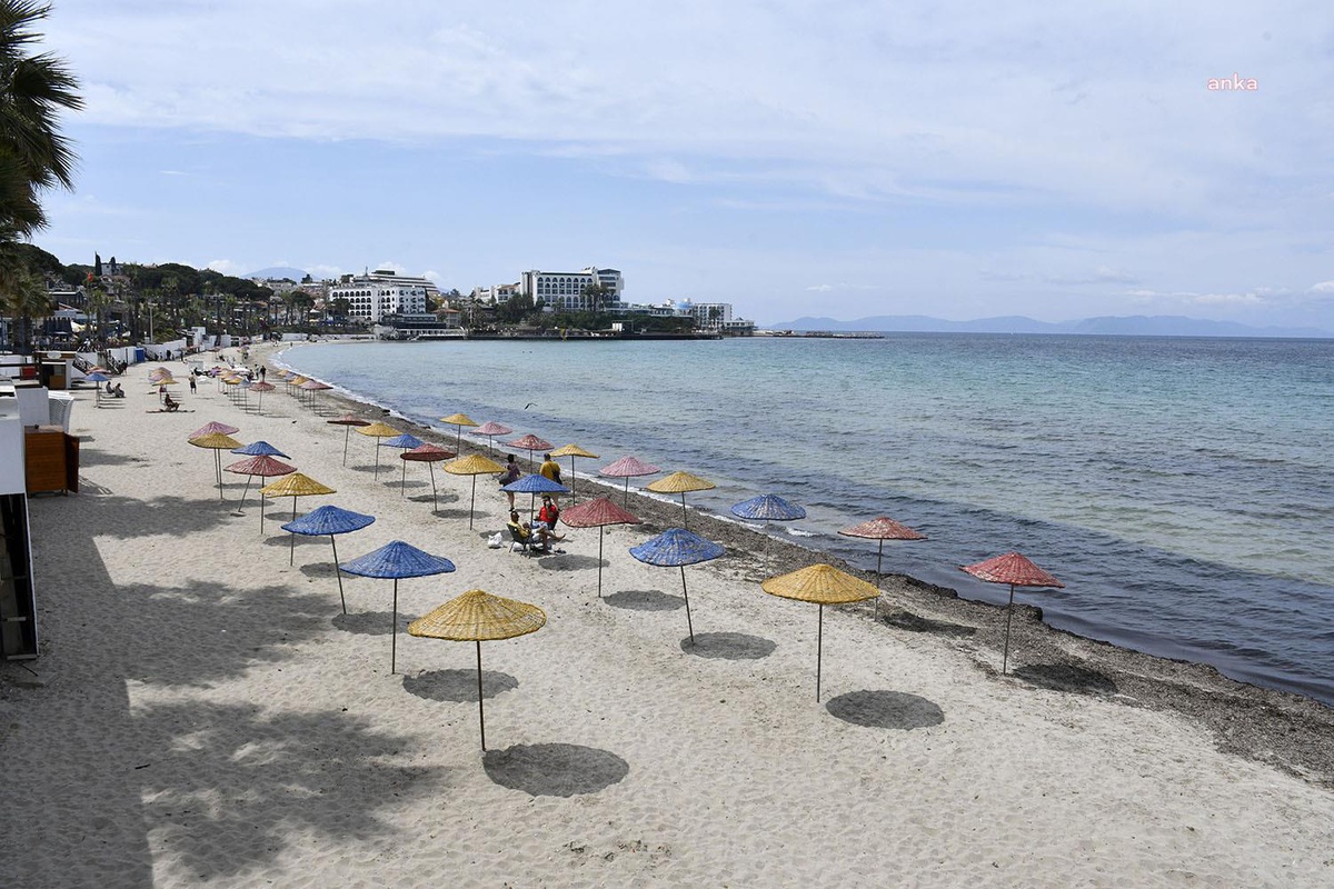 Kuşadası Belediyesi Plajlarda Hazırlıklarını Sürdürüyor