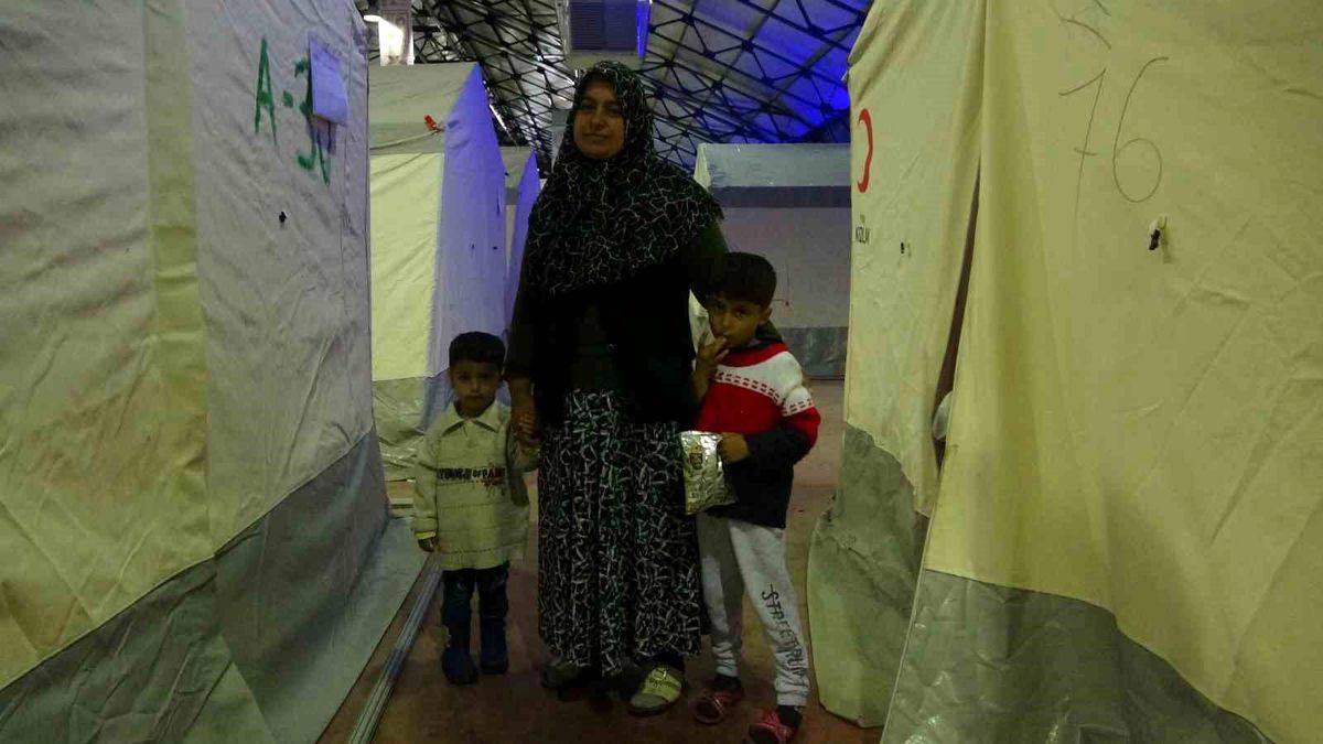 Malatyada çadır kentte nefes borusuna şeker kaçan 3 yaşındaki çocuk kurtarıldı