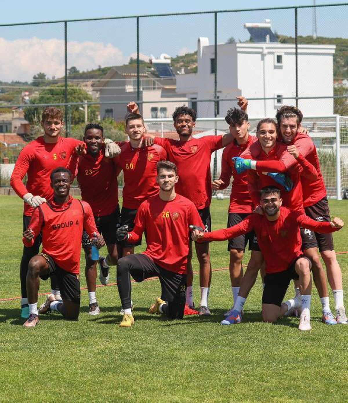 Göztepe, rakiplerinin sonuçlarına sevindi
