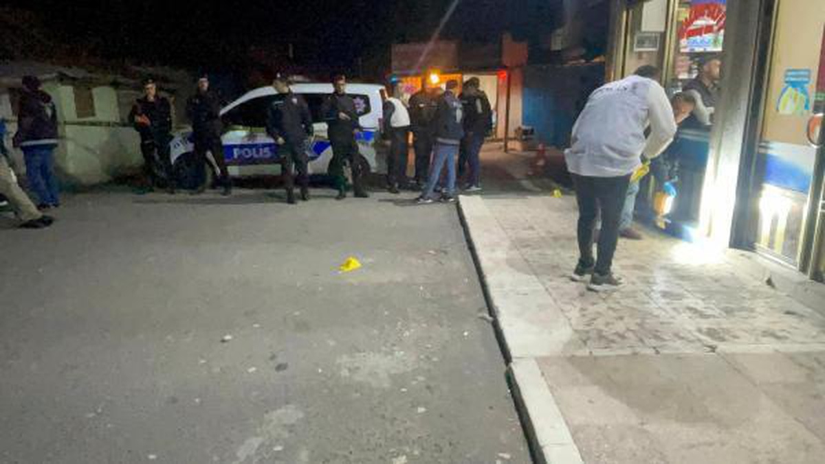 Çorlu\'da polis memuru silahlı saldırı sonucu yaralandı