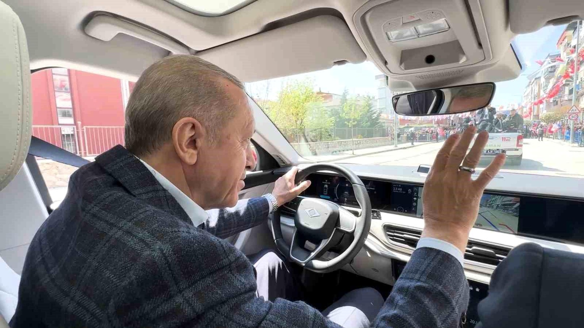 Cumhurbaşkanı Erdoğan, Togg ile Gemlik mitingine gitti
