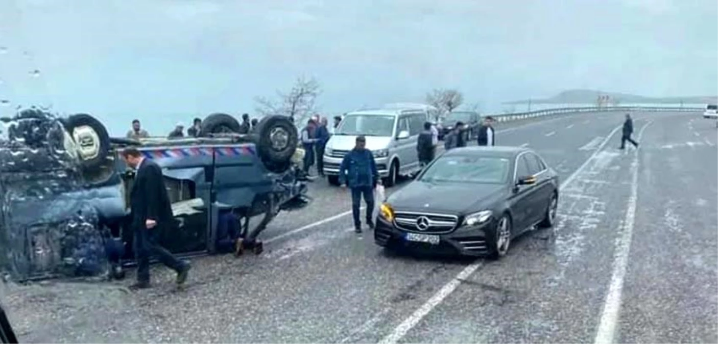 Van-Erciş karayolu kazasında 2 kişi yaralandı