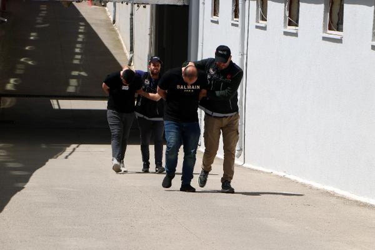 Adana\'da Uyuşturucu Satıcıları Tutuklandı