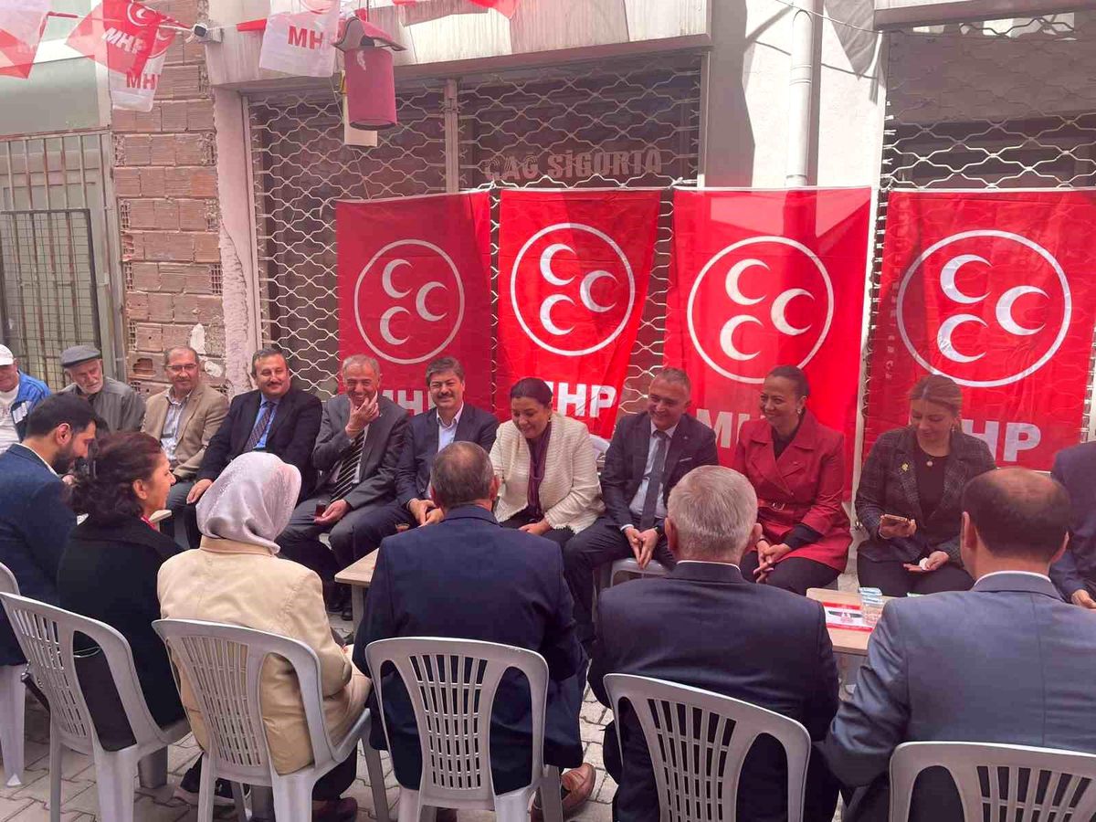 AK Parti İl Başkanı Seher Ünsal MHP Seçim Bürosunu Ziyaret Etti