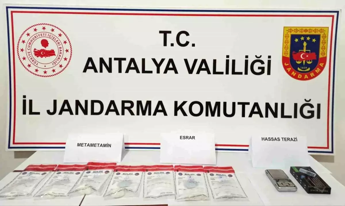 Antalya Jandarması Uyuşturucu Operasyonu Yaptı