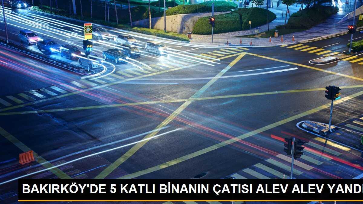 Bakırköy\'de Çatı Katında Yangın Çıktı