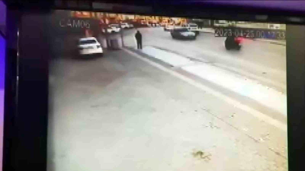 Bursa\'da motosikletli sürücüye çarpan otomobil kaçtı