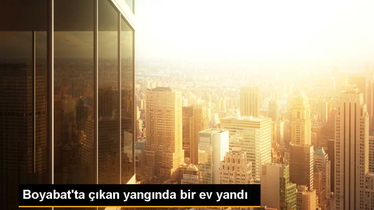 Boyabat\'ta Ahşap Ev Yangını