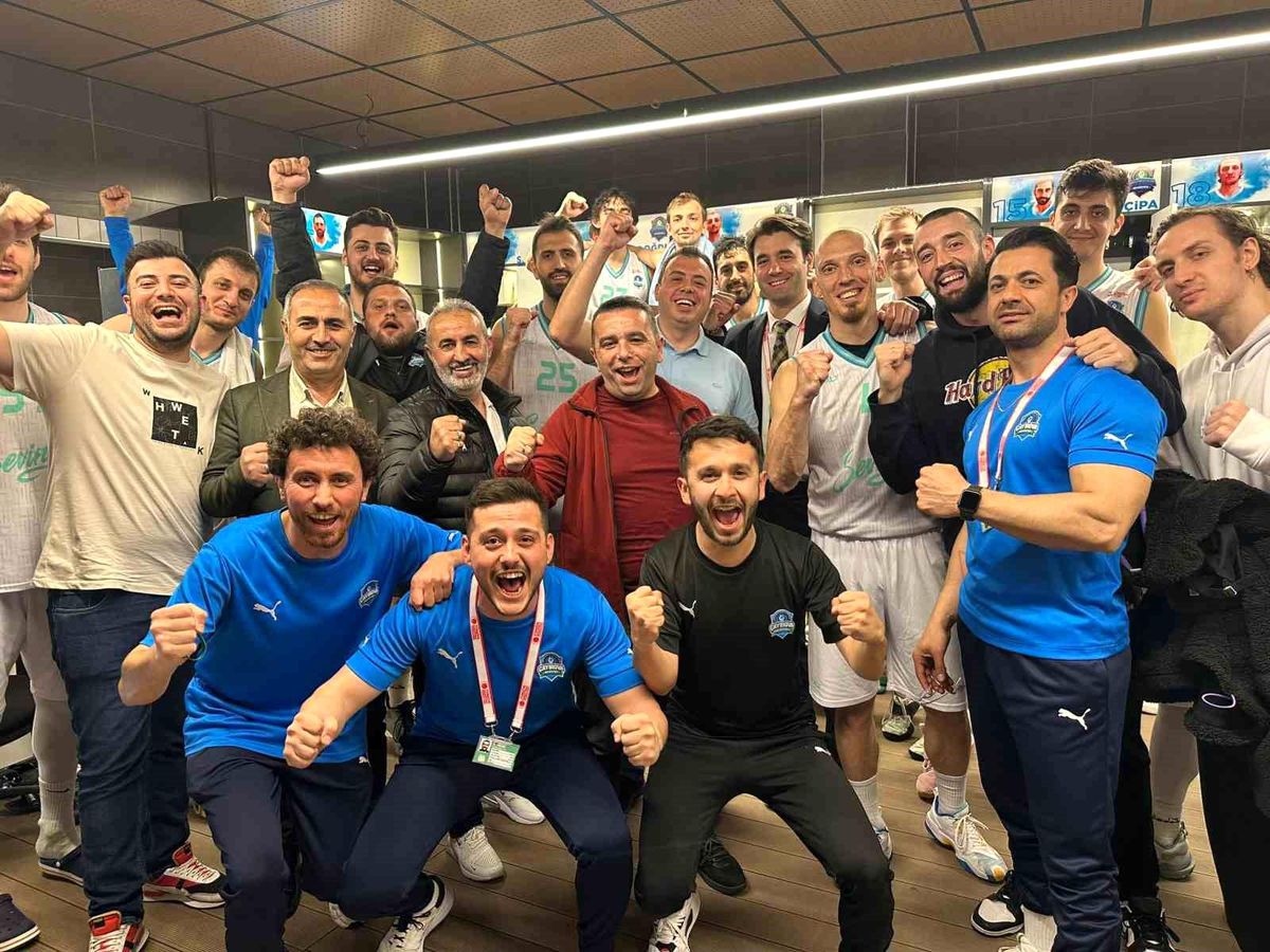Çayırova Belediyesi Basketbol Takımı Rino Seramiki\'yi Yendi