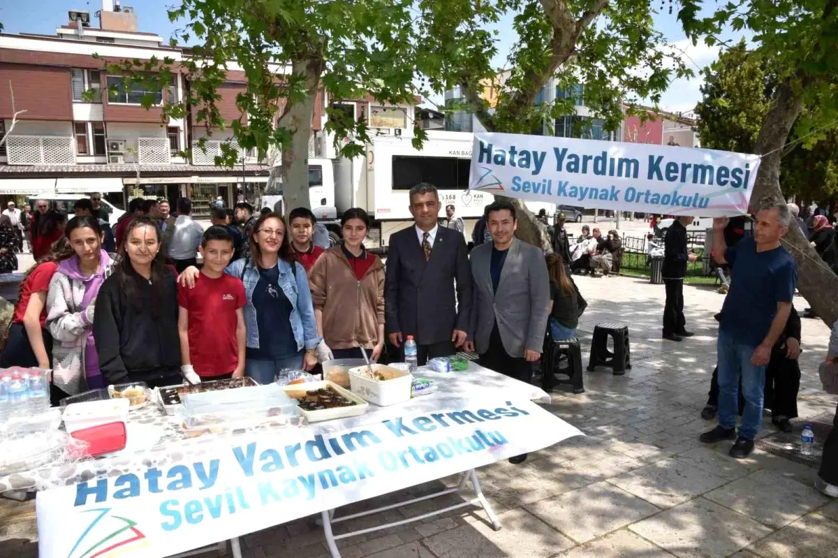 Denizli Ortaokulu Öğrencileri Hatay İçin Yardım Kampanyası Düzenledi