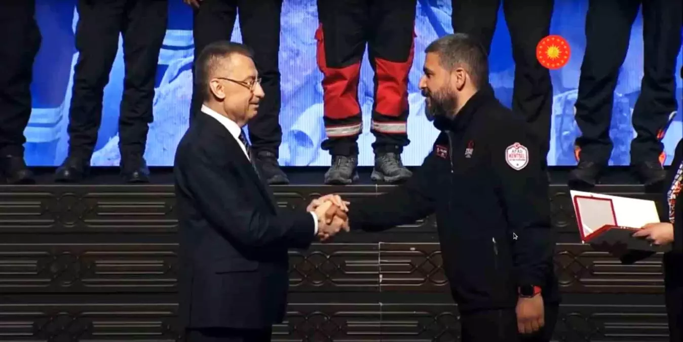 ESAY\'a Üstün Fedakarlık Madalyası ve Nişanı