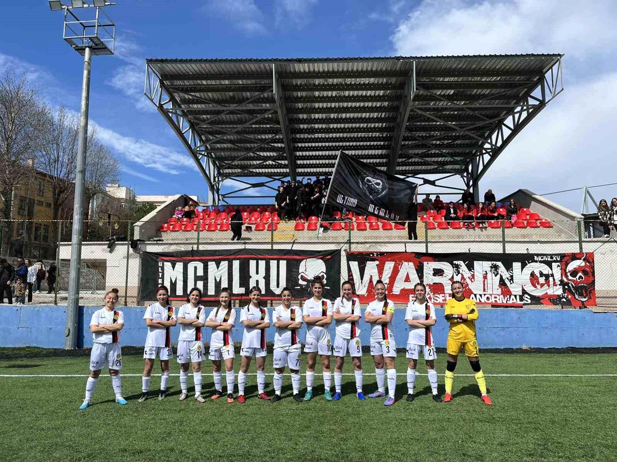 Eskişehirspor Kadın Futbol Takımı, Eskişehir derbisinde mağlup oldu