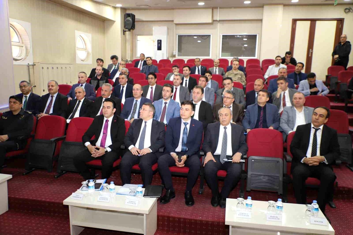 Hakkari\'de 2023 Yılı İl Koordinasyon Kurulu Toplantısı Yapıldı