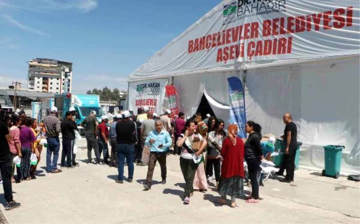 Bahçelievler Belediyesi, Antakya\'da depremzedelere keşkek dağıttı