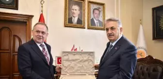 AK Parti Genel Başkan Yardımcısı Hayati Yazıcı Samsun Büyükşehir Belediyesini Ziyaret Etti