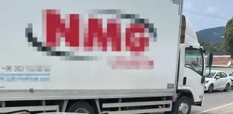 Kemalpaşa'da Korkunç Kaza: Otomobil Ortadan İkiye Ayrıldı