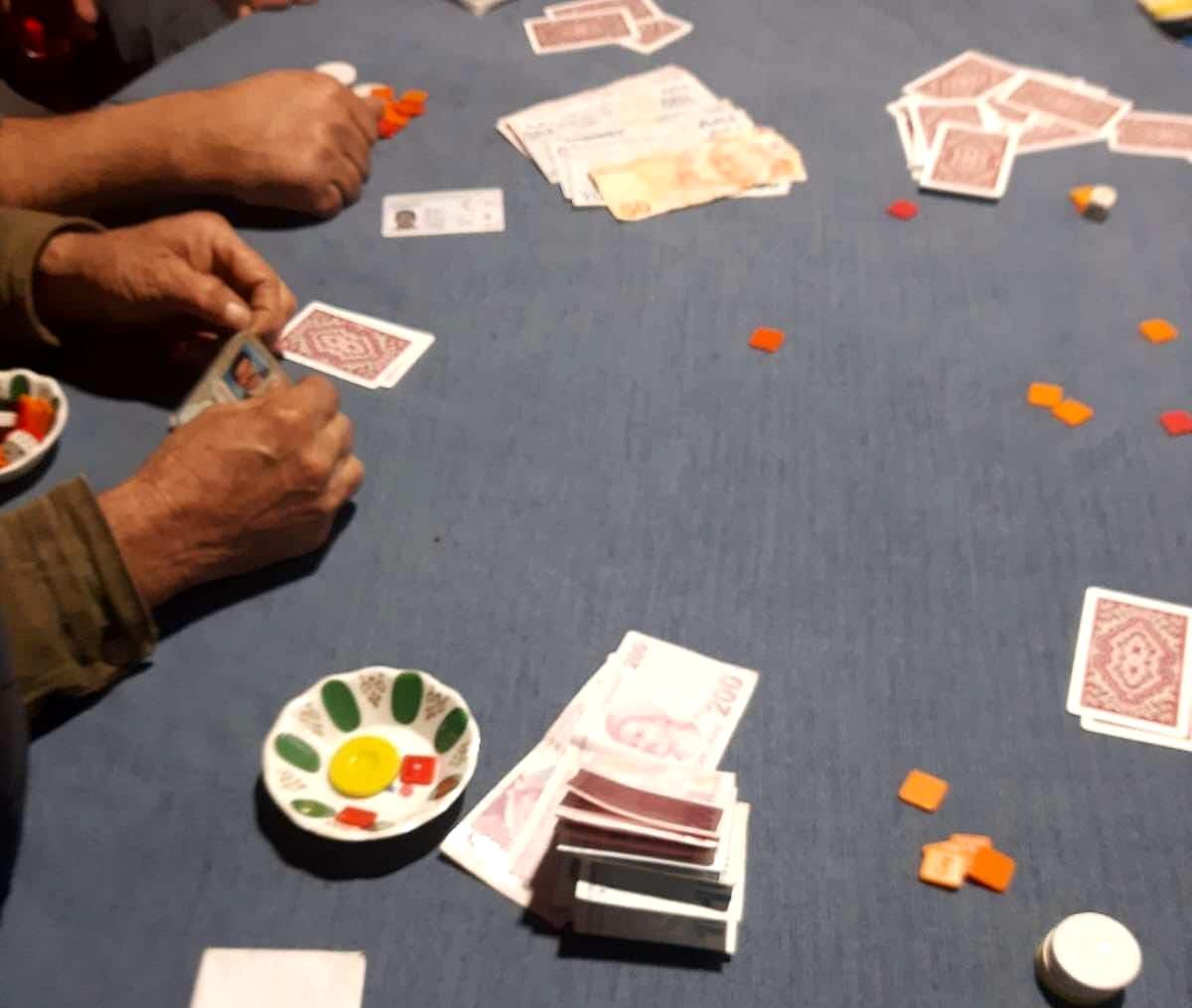 Aydın\'da Yasa Dışı Bahis ve Kumar Operasyonu: 6 Bin 604 Şahıs Sorgulandı, 15 Kişi Yakalandı