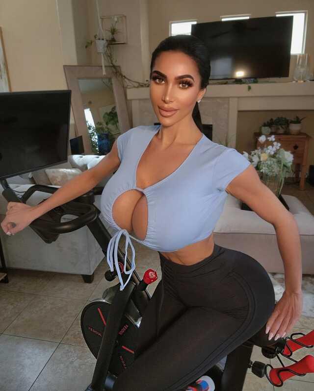 Kim Kardashian'a ikizi kadar benzeyen model kalp krizi geçirerek öldü