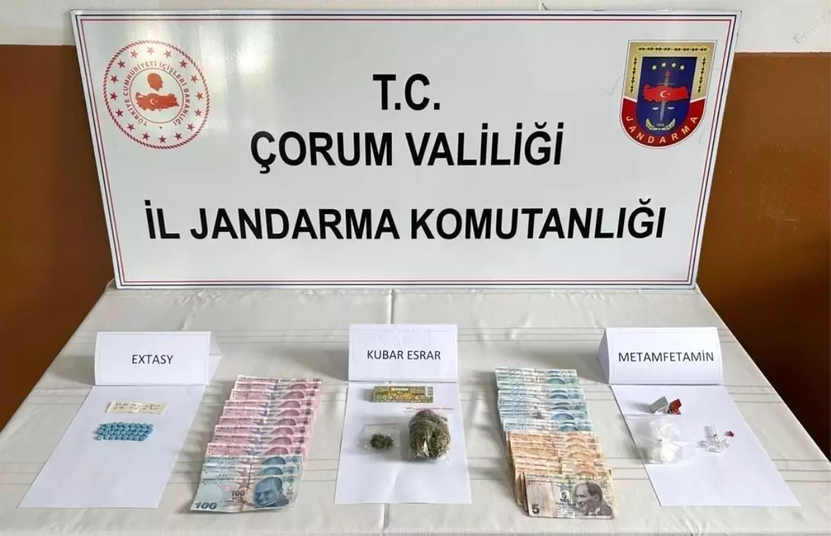 Çorum İl Jandarma Komutanlığı Osmancık\'ta Uyuşturucu Operasyonu Düzenledi