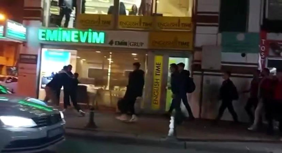 Pendik\'te İki Grup Arasında Çıkan Tartışma Bıçaklı Kavgaya Dönüştü