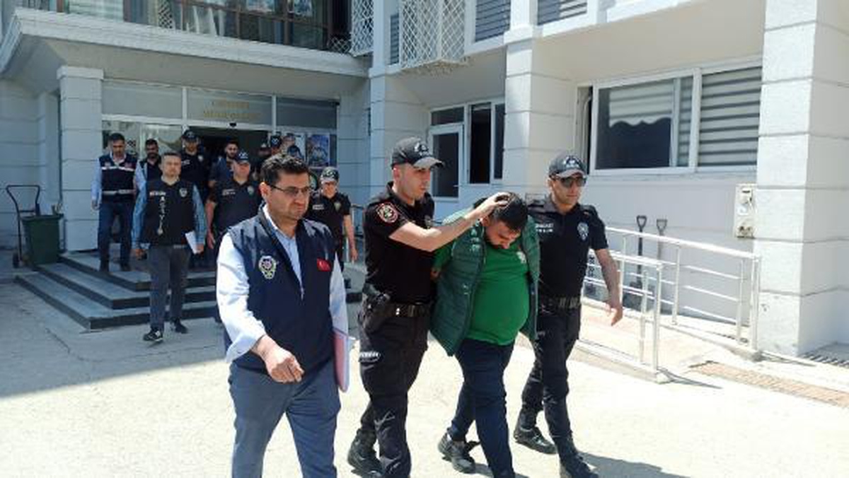 Mersin\'de Otomobil Dolandırıcılığı Operasyonu: 5 Şüpheli Yakalandı