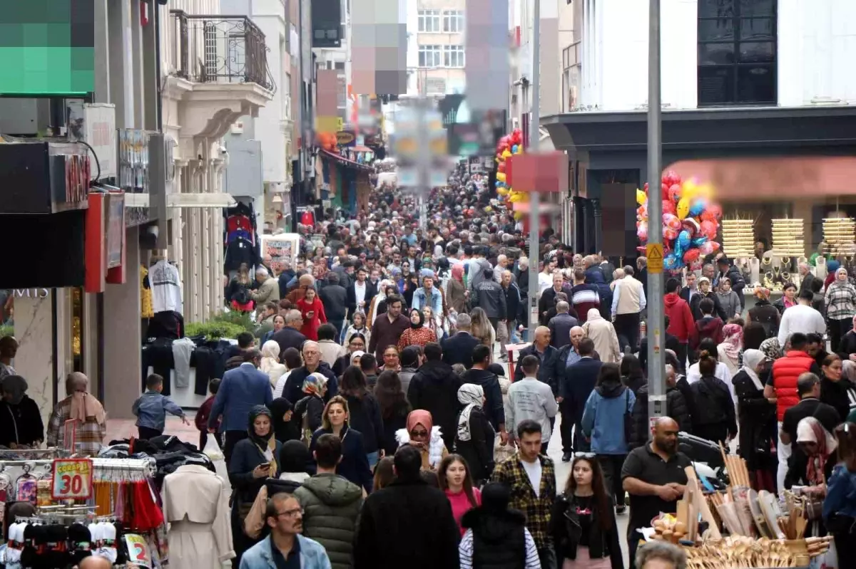 Samsun\'da Kadınların Doğumda Beklenen Yaşam Süresi 817