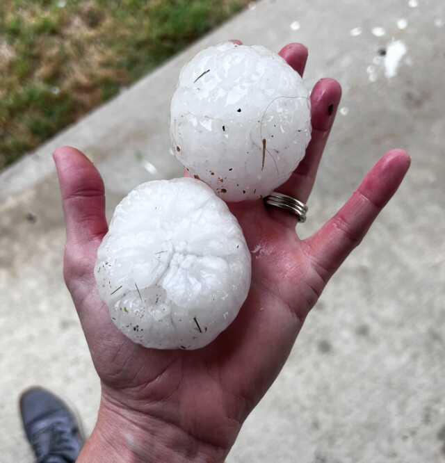 ABD'de beyzbol topu büyüklüğünde dolu yağdı ABD'de beyzbol topu büyüklüğünde dolu yağdı