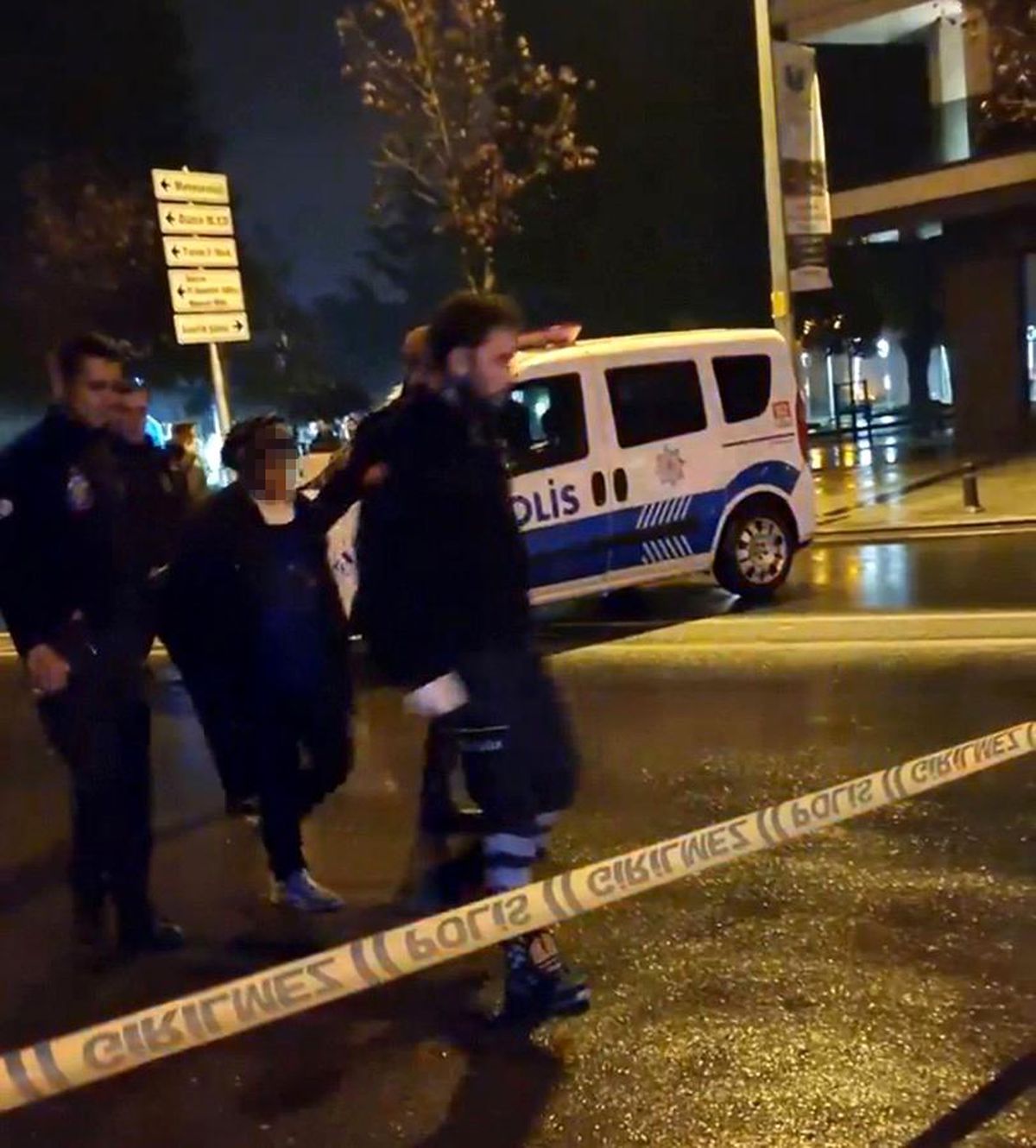 Düzcede alkollü kadın pompalı tüfekle rastgele ateş açtı
