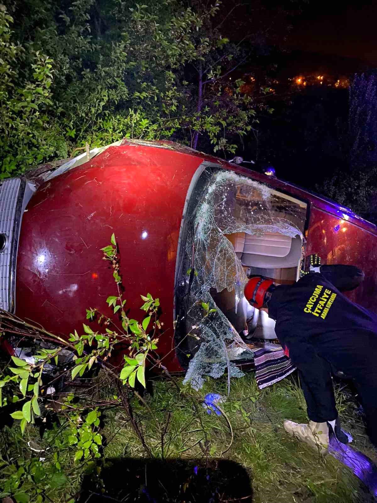 Zonguldak\'ta Otomobil Şarampole Uçtu: 5 Yaralı