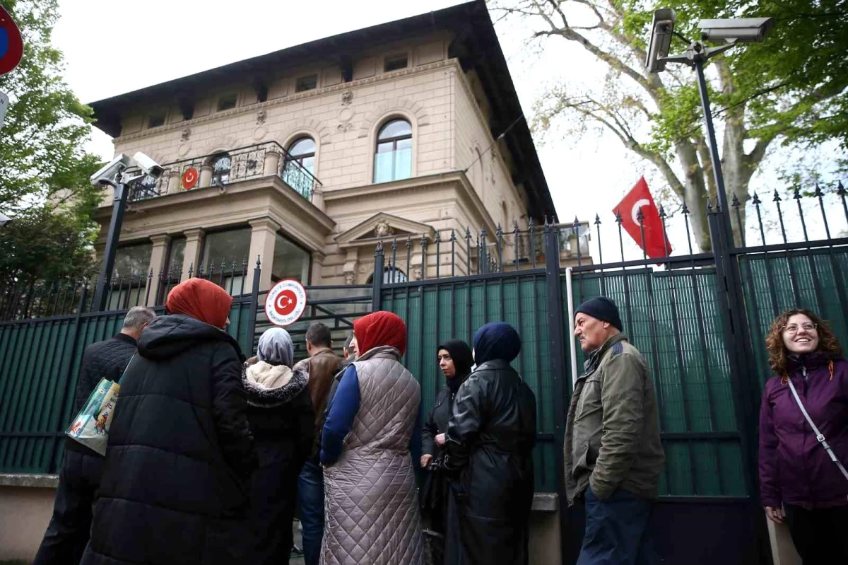 Avusturya\'da Türkiye\'de yapılacak seçimler için oy verme işlemi başladı