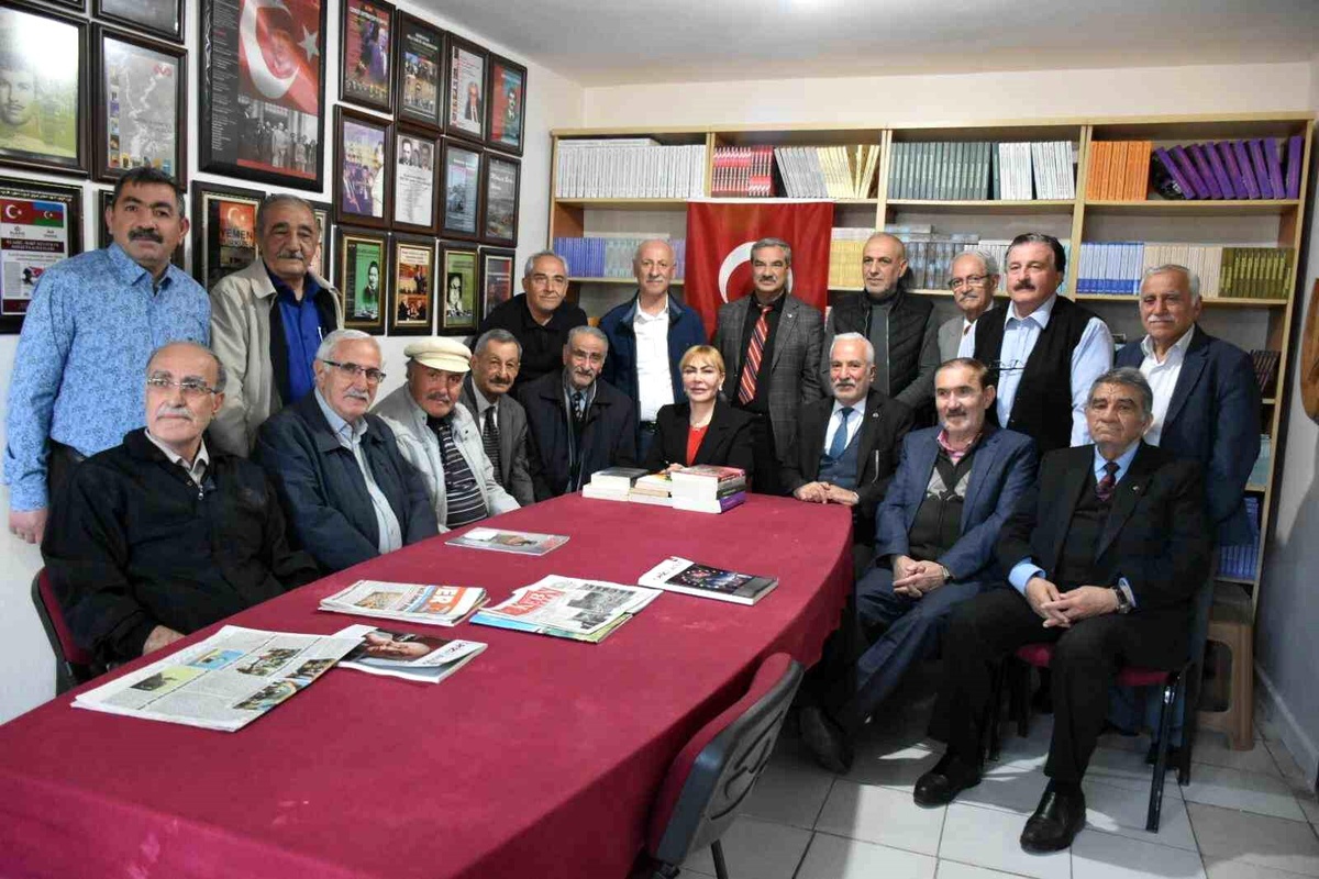 Prof. Dr. Yasemin Açık, Elazığ\'da insanların sorunlarını çözmeyi ana gündem olarak belirledi