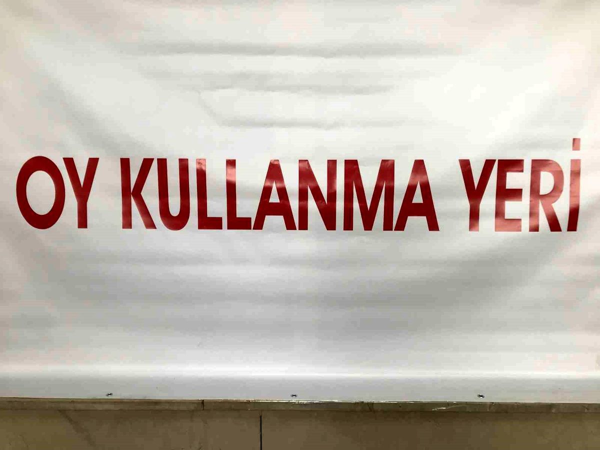 Belçika\'dan ülkeye giriş yapan gurbetçi: "Devletimizin bekası milletimizin birliği için oyumuzu kullanacağız"