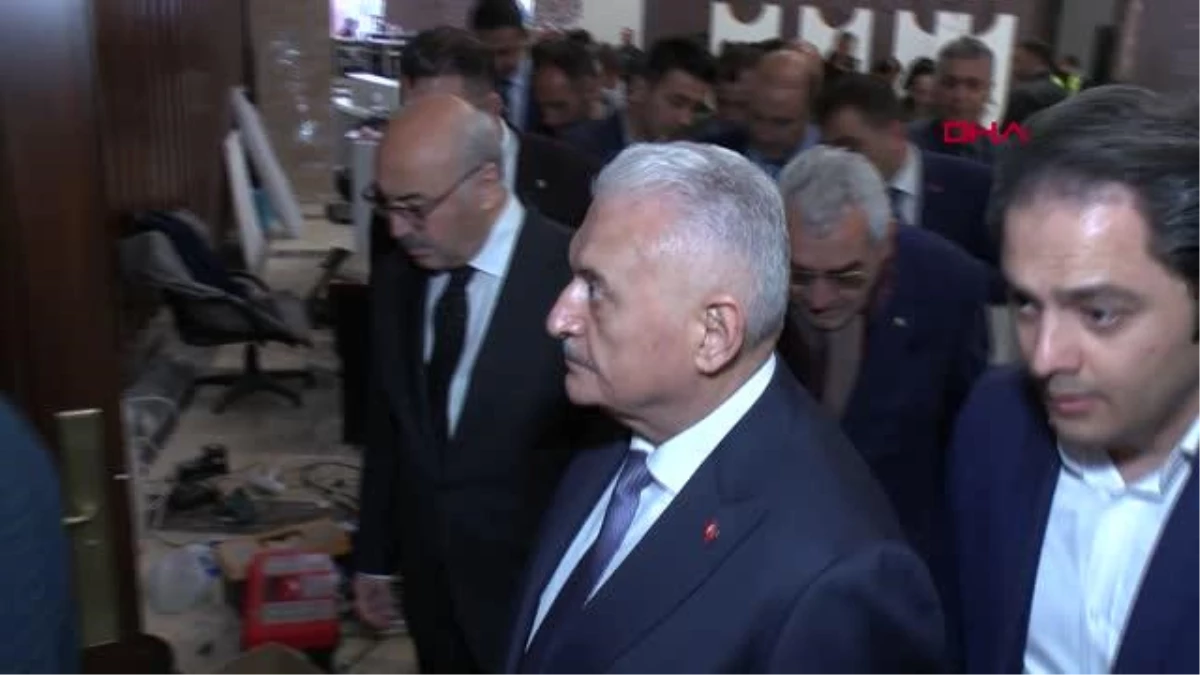 Binali Yıldırım İzmir\'de İktisat Kongre Binasını İnceledi