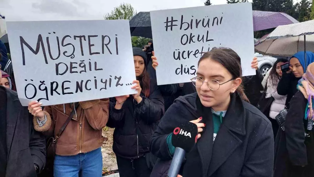 Biruni Üniversitesi öğrencilerinden zam tepkisi