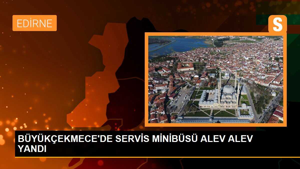Büyükçekmece\'de Minibüste Çıkan Yangın Şoförü Yaraladı