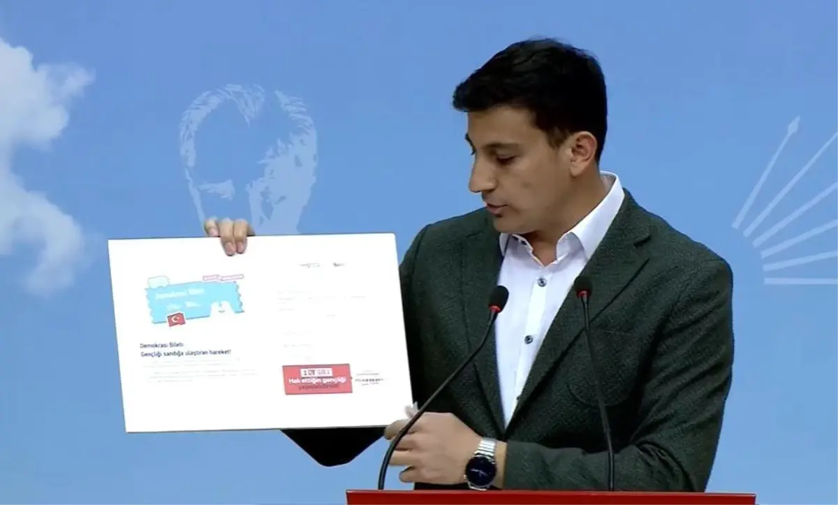 CHP Gençlik Kolları Demokrasi Bileti kampanyası başlattı